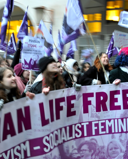Introduction au dossier : Communiquer et transmettre l&rsquo;histoire des femmes